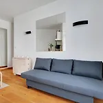 GuestReady - Bel Apt. près du Mur des Je t\'aime